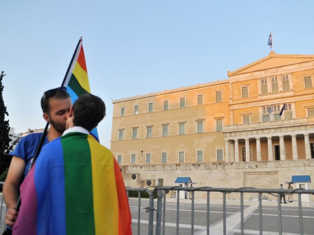 «Έχουμε σοβαρά προβλήματα. Με τους γκέι θα ασχολούμαστε;»