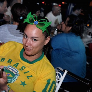 Οι Βραζιλιάνοι της Αθήνας βλέπουν το Μουντιάλ στην πιτσαρία Miss Canada