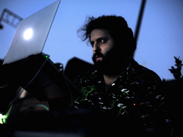 To Πολλαπλό Ειδωλο του Γιάννη Βεσλεμέ