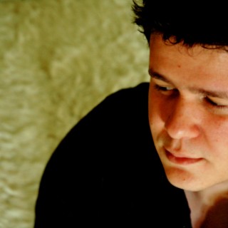 Ο Χρήστος Αγγελόπουλος συστήνει τους Local Heroes, ανάμεσα στους οποίους οι Keep Shelly In Athens διασκευάζουν Στέρεο Νόβα