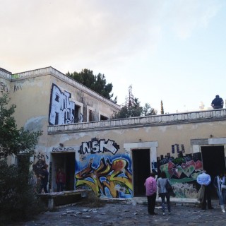 Μπήκαμε στην βίλα του Αλέξανδρου Ιόλα