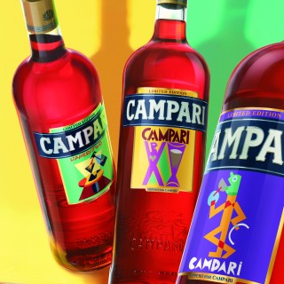 Με τις συλλεκτικές ετικέτες, το Campari γίνεται αναπόσπαστο μπουκάλι της κάβας σου