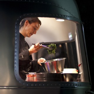 Η νέα καντίνα της πόλης είναι ασυνήθιστα γκουρμέ