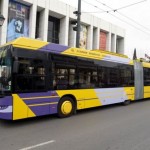 Οι πρώτες έξυπνες στάσεις παραδίδονται στο κοινό