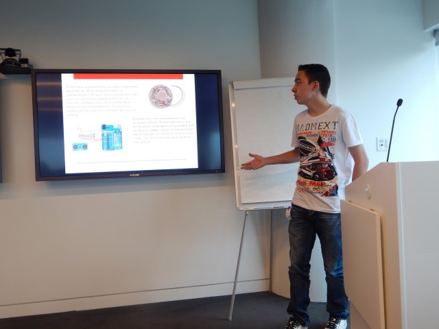 Ο Άγγελος Γκέτσης έβαλε τα γυαλιά στη Google