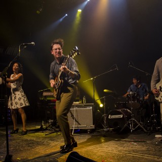 Όλοι στροβιλίστηκαν στον Nick Waterhouse και τους His Majesty the King of Spain