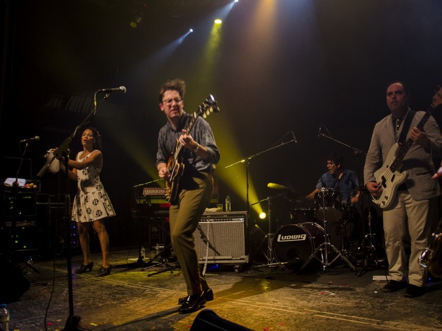 Όλοι στροβιλίστηκαν στον Nick Waterhouse και τους His Majesty the King of Spain