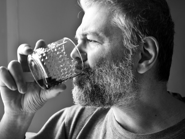 Αποκάλυψη-σοκ: Καναλάρχης κυνηγάει γλάρους στη Θάσο!