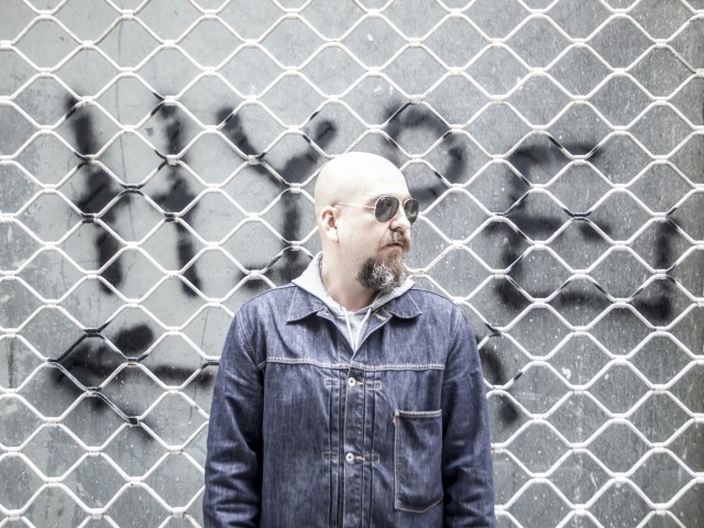 Ο Freddie F παλιά έφτιαχνε δεντρόσπιτα