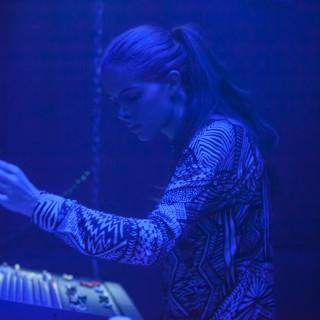 H υπόκωφη μαγεία της Laurel Halo