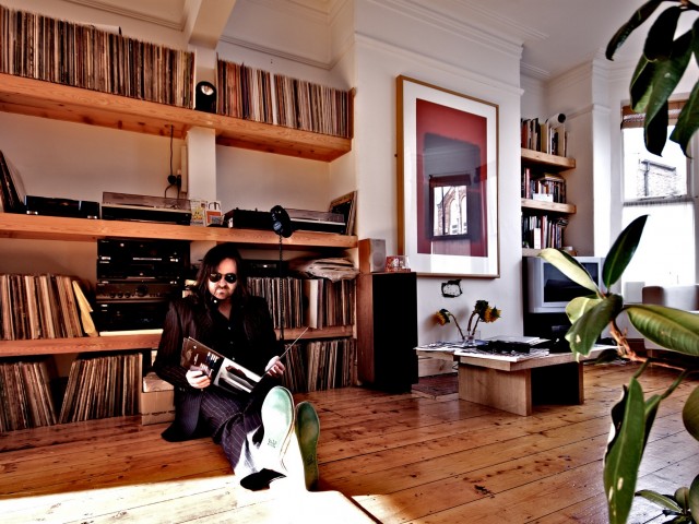 O Balearic Mike της διπλανής πόρτας