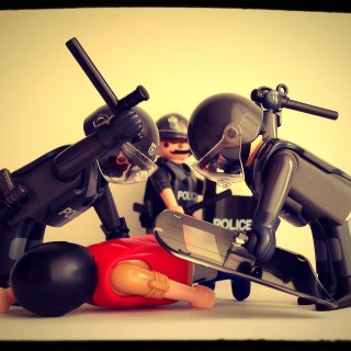 Η Ελλάδα της κρίσης με playmobil