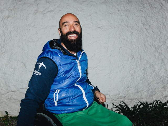 Ο Μάκης Καλαράς λέει ότι τραυματίστηκε πολεμώντας στο Ιράκ