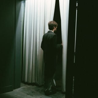 Λίγο πριν ανοίξει η αυλαία…