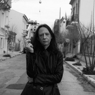 Άντζελα Μπρούσκου: “Η ανθρωπότητα ζει μια ψύχωση”