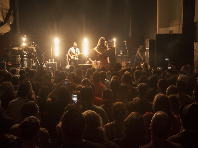 Όταν οι Violent Femmes τραγούδησαν με τον Πλιάτσικα