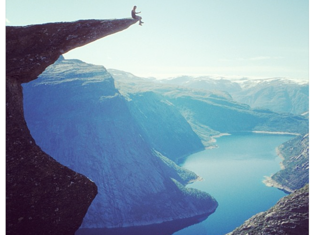 Επικίνδυνο Instagram στη γλώσσα του γίγαντα