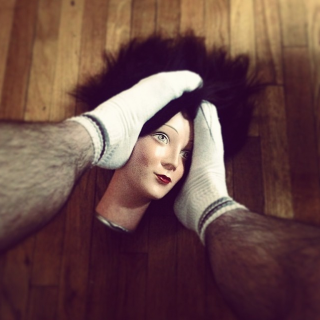 Ο Θάνος Σαμαράς ανακάλυψε ότι παντού είναι το ίδιο ηλίθιος