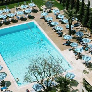 Οι καλύτερες πισίνες των αθηναϊκών ξενοδοχείων