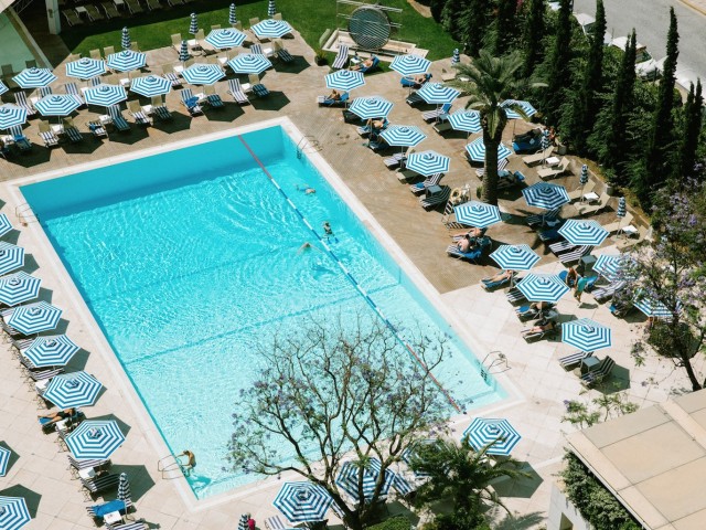 Οι καλύτερες πισίνες των αθηναϊκών ξενοδοχείων