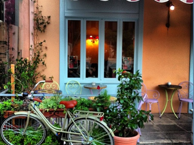 Petite Fleur: Τσάι, τζαζ και συμπάθεια