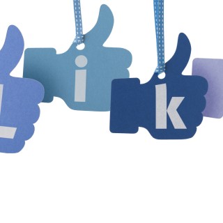 Τι θα συμβεί αν κάνουμε «like» σε καθετί που βλέπουμε στο Facebook;