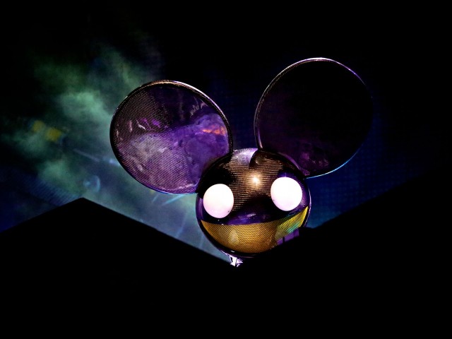 Deadmau5 – While (1<2)
