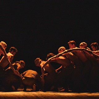 Το Πουθενά, παντού. Κύματα του Παπαϊωάννου στον Ακραμ Καν και ο Σίσυφος του στον Ρόμπερτ Γουίλσον