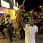 Δύο αστυνομικοί θύματα επιθέσεων σε Φέργκιουσον και Σεντ Λούις