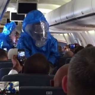 Πανικός σε πτήση από επιβάτη που φώναζε ότι έχει έμπολα