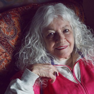 Και ζωγράφος και ποιήτρια και ιστορικός Τέχνης