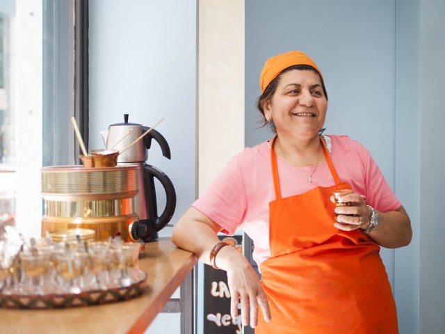 H κυρία Φεϊρούζ φτιάχνει το πιο αυθεντικό λαχματζούν στην Αθήνα