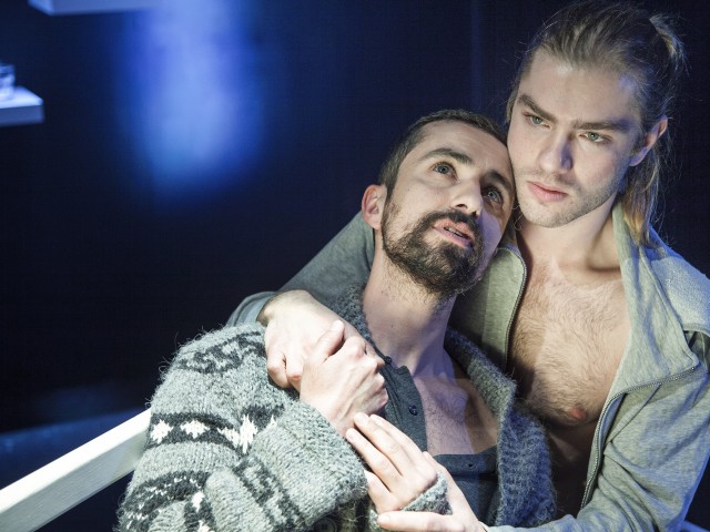 Είδαμε το Fit στο θέατρο Βικτώρια