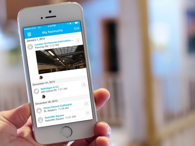 Όσο εμείς κάνουμε «check in» το Foursquare γίνεται πλούσιο