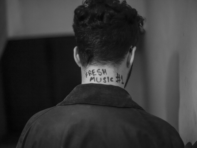 Τι έκαναν δεκάδες μουσικοί σε ένα άδειο ξενοδοχείο;