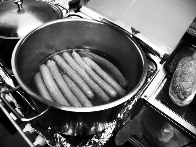 Το μπέικον, τα λουκάνικα και το ζαμπόν στη λίστα με τις καρκινογόνες τροφές