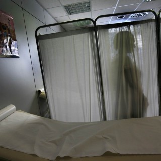 Τι γίνεται με τη βία κατά των γυναικών;