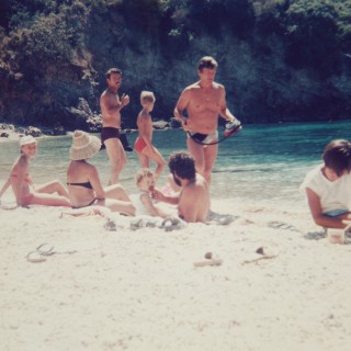 «… δεν μπορώ να θυμηθώ την πρώτη φορά που βούτηξα στα νερά του Μούρτου…»