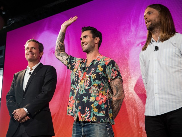 Πότε οι σελέμπριτις θα σταματήσουν την αποτυχημένη προώθηση smartphones;