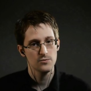 Edward Snowden: Αποφύγετε Dropbox, Facebook και Google