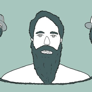 Ένας μικρός Βασίλης Κατσούπης να ζωγραφίζει τον ήλιο του ΠΑΣΟΚ στην άμμο και να φωνάζει ΠΑΟΚ!