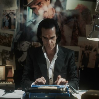 Ο Nick Cave πατάει στη Γη εδώ και 20.000 μέρες (…και κάτι)